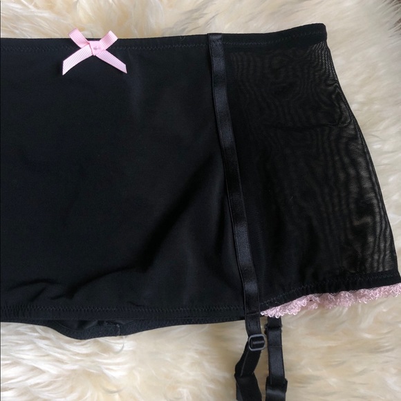 Victoria’s Secret Black Garter w/ Pink Ruffle XS/S - Picture 5 of 8